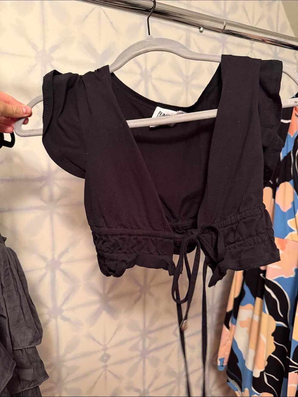 Crop top tie in front black cute shirt